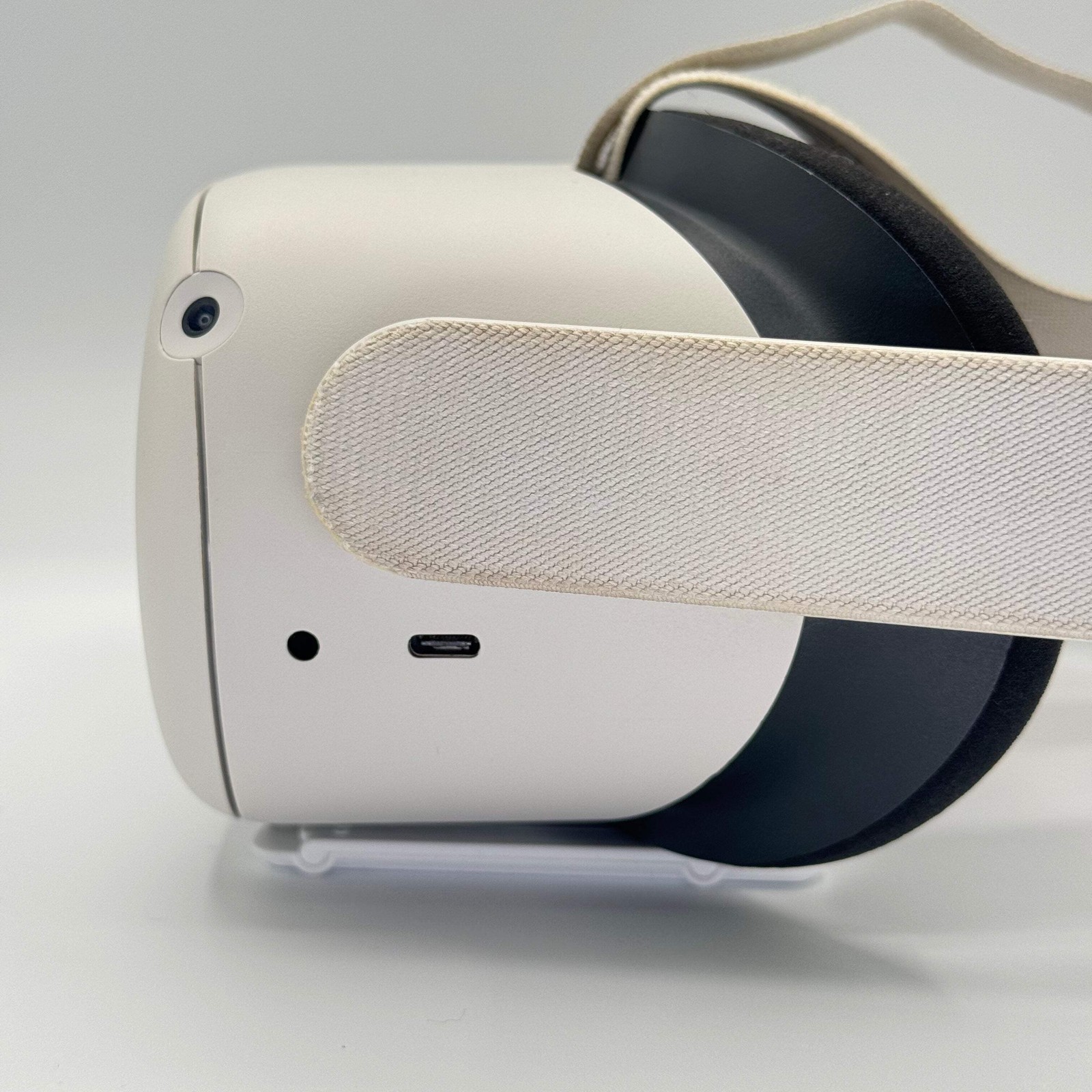 Meta Quest 2 KW49CM VR Headset 64GB White