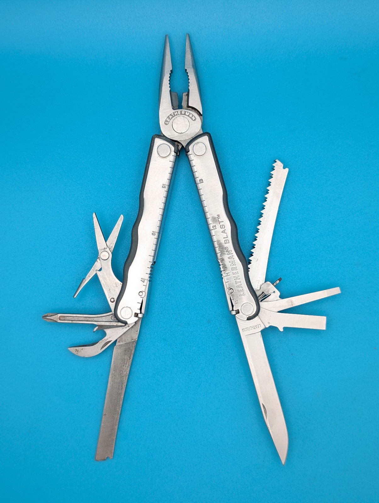 Leatherman BLAST Multi-Tool , Retired! *BROKEN SMALL EYEGLASS SCREWDRIVER*