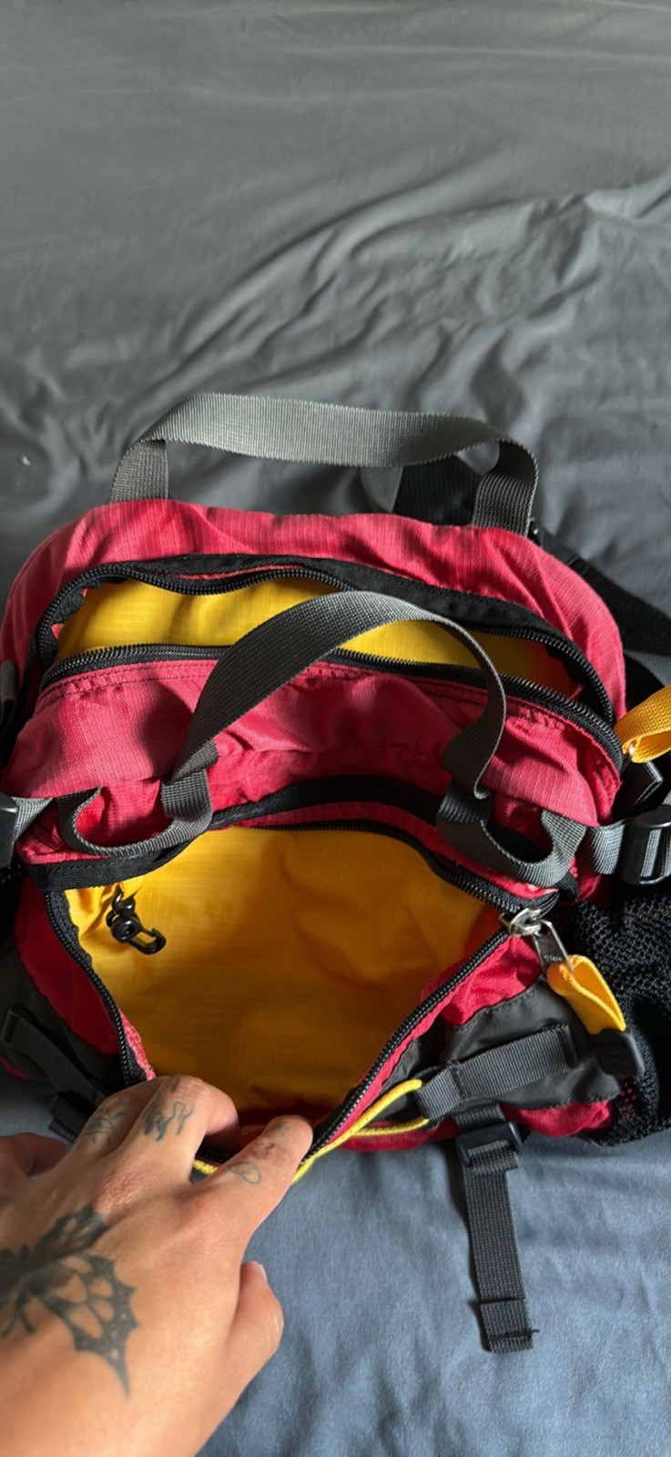 Mountainsmith Lumbar Pack TourHiking Day Fanny Bag SportsOutdoor Red Black EUC