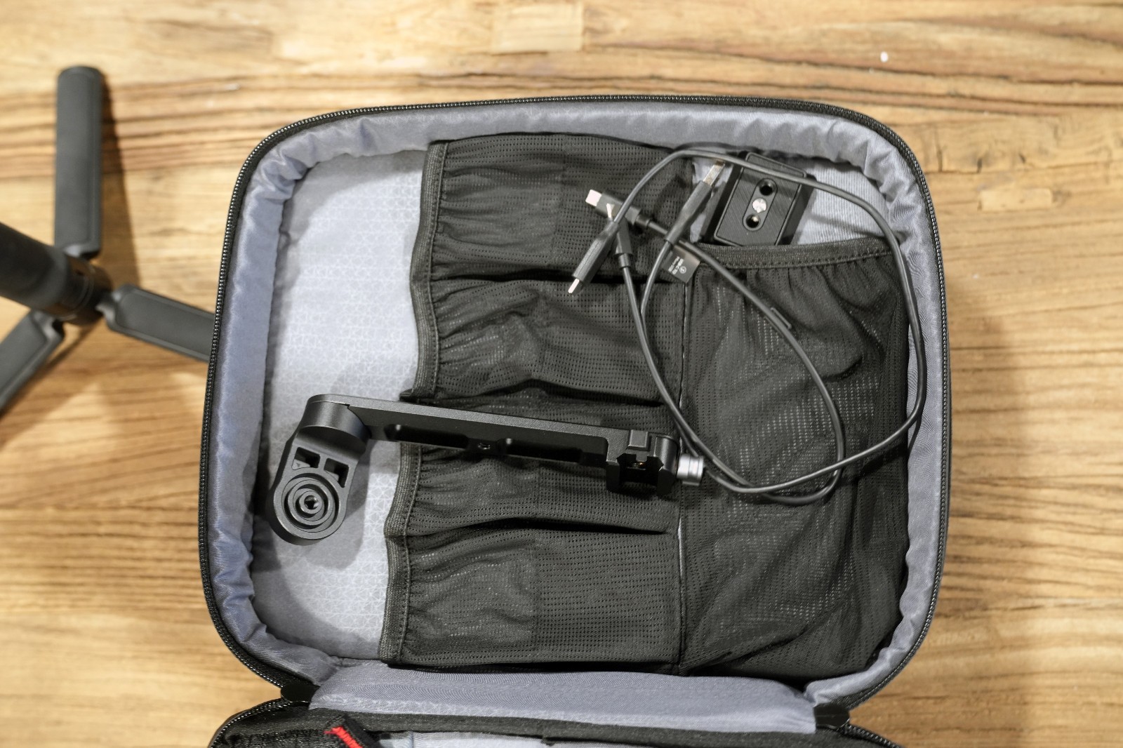 DJI RS 2 Gimbal Camera Stabilizer - NEEDS BATTERY