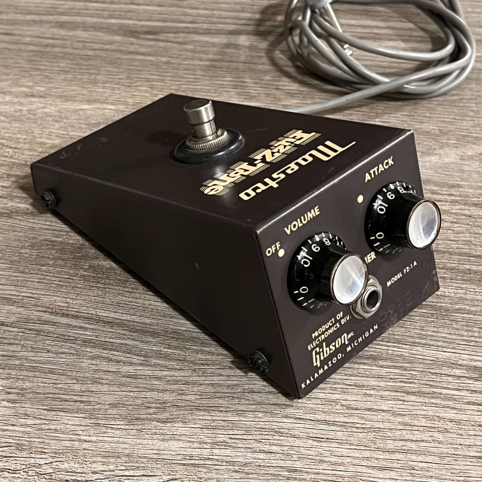 Vintage Maestro FZ-1A Fuzz-Tone Guitar Pedal by Gibson USA – Original 1960s