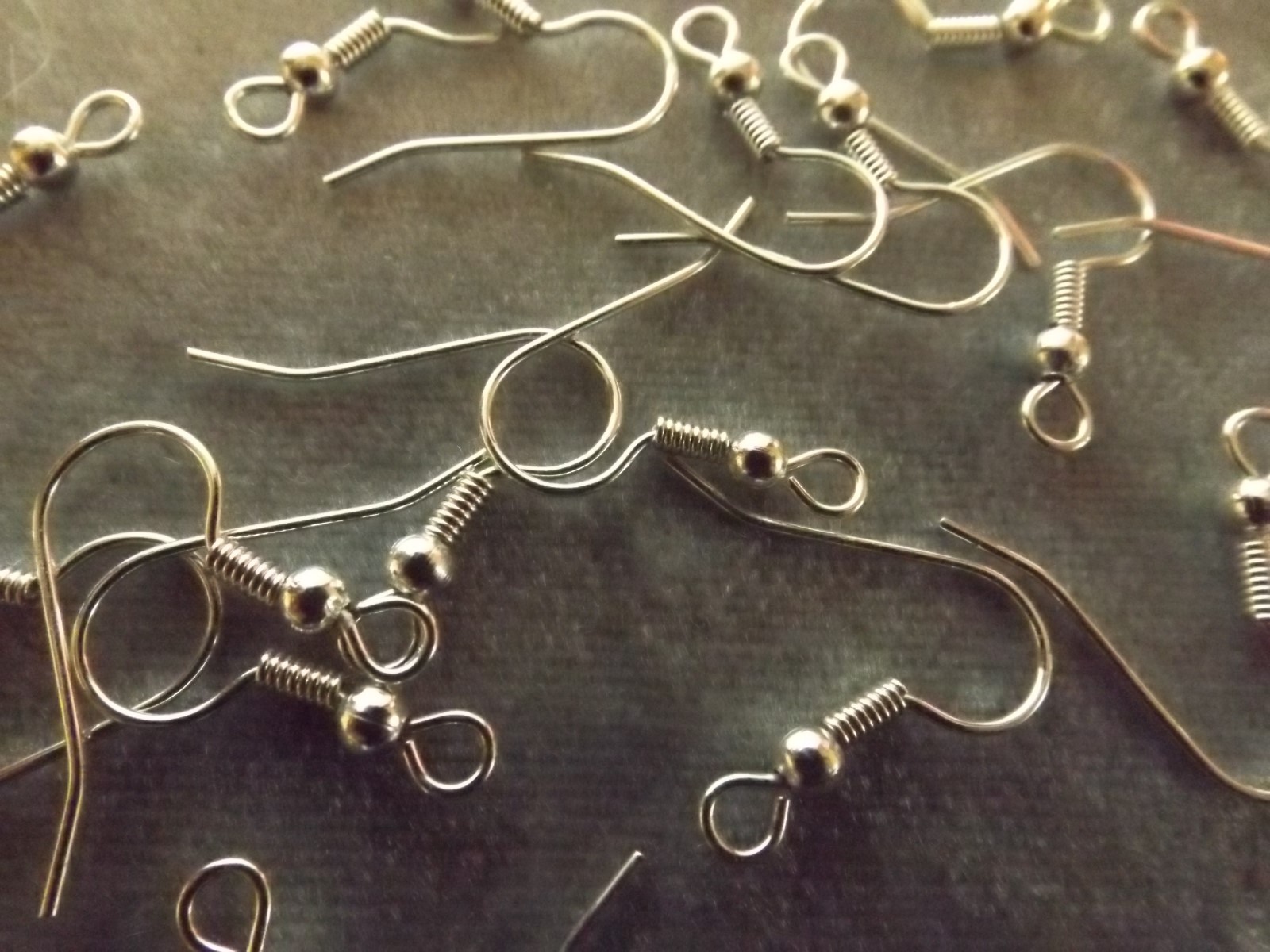 EARWIRE SILVER PLATED STEEL 20 MM FISH HOOK 21 GAUGE  40 PIECES