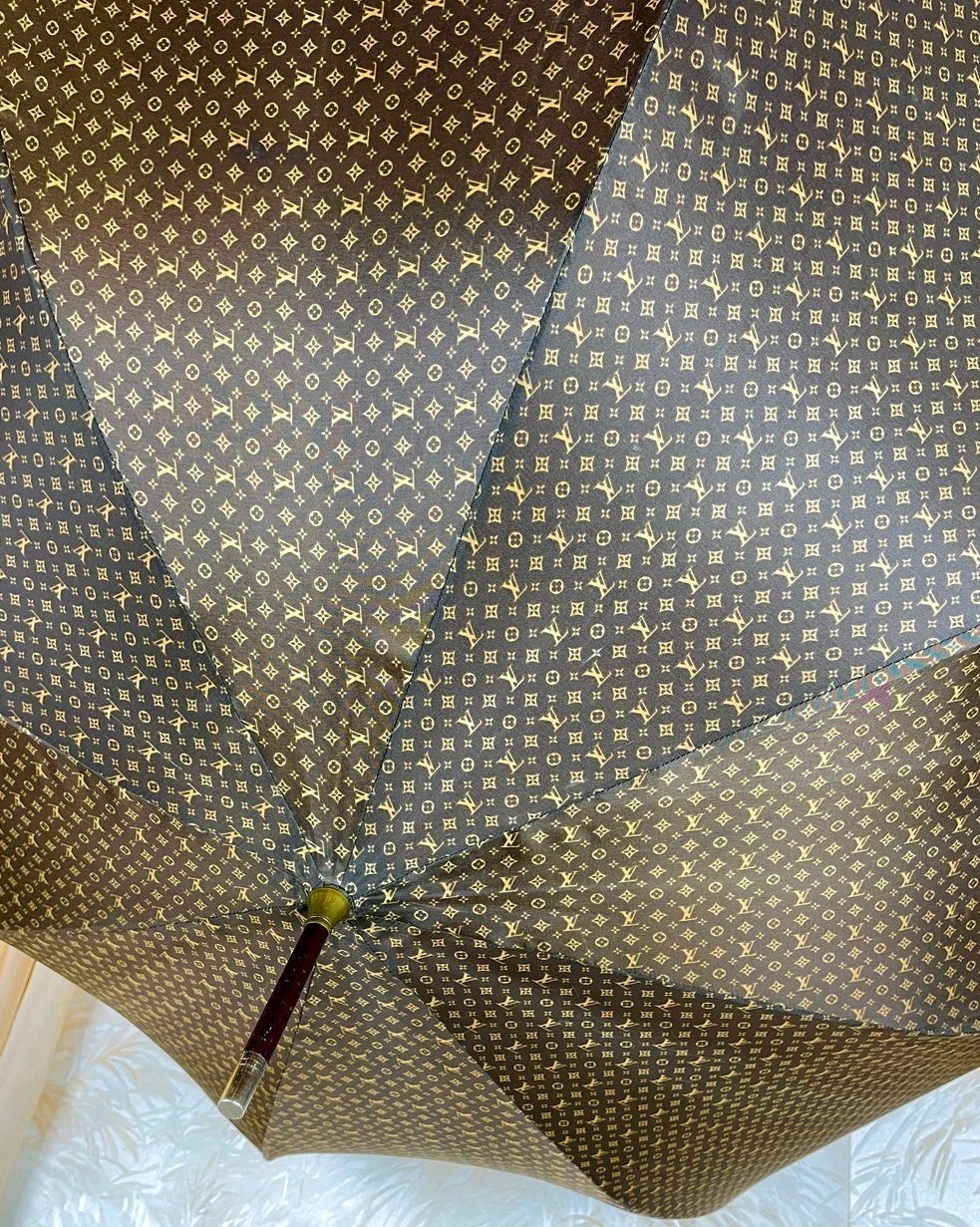 Auth Louis Vuitton Long Umbrella Rain Umbrella Monogram Wood Handle FRANCE 70107