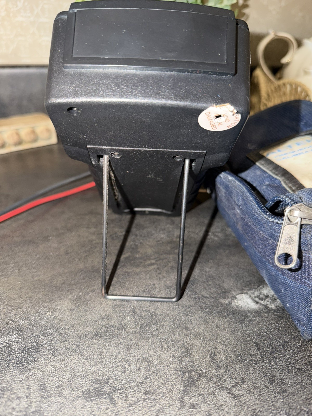ALTEK MODEL 942 FREQUENCY CALIBRATOR