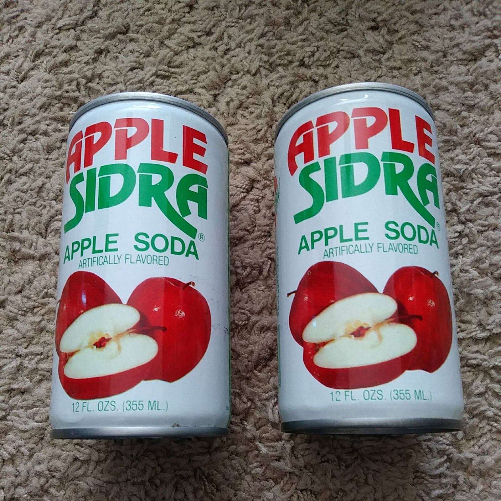 2 APPLE SIDRA C.S. SODA CANS -OSHKOSH, WISCONSIN 12 OZ