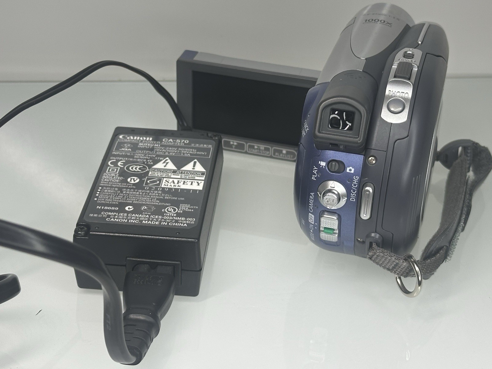 CANON DVD Camcorder DC210 Works with  Power Cord And Battery 35X Optical Zoom