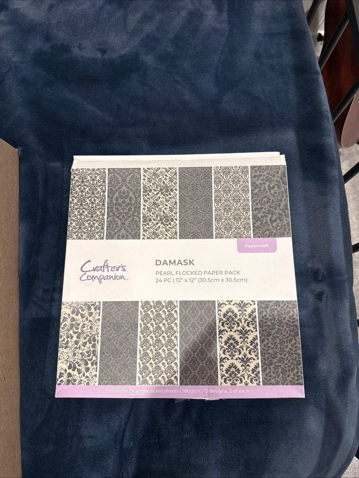 Crafters Companion - Pearl Flocked Damask Paper Pad - 24 Single Sided
