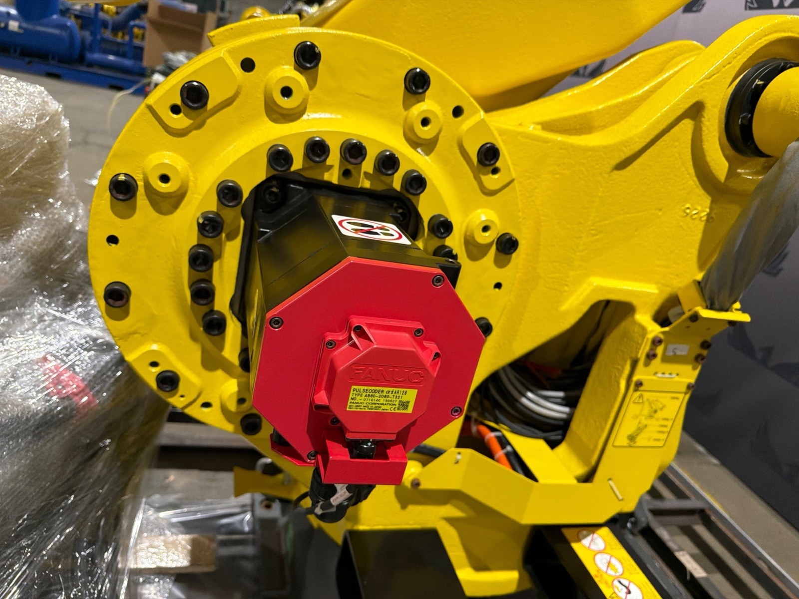 FANUC M‑410iC/500 Complete with R‑30iB Plus Controller USED