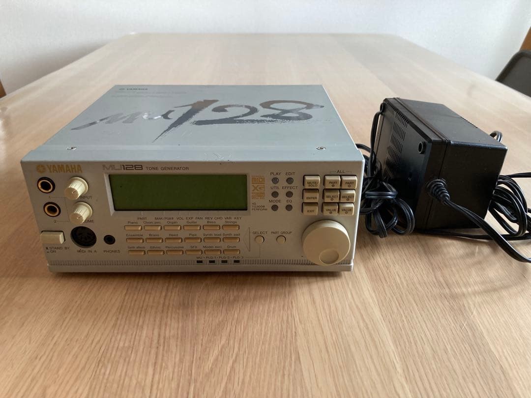 Yamaha MU128 XG MIDI Tone Generator 64 Part 128 Voice AC Adapter Preowned Japan