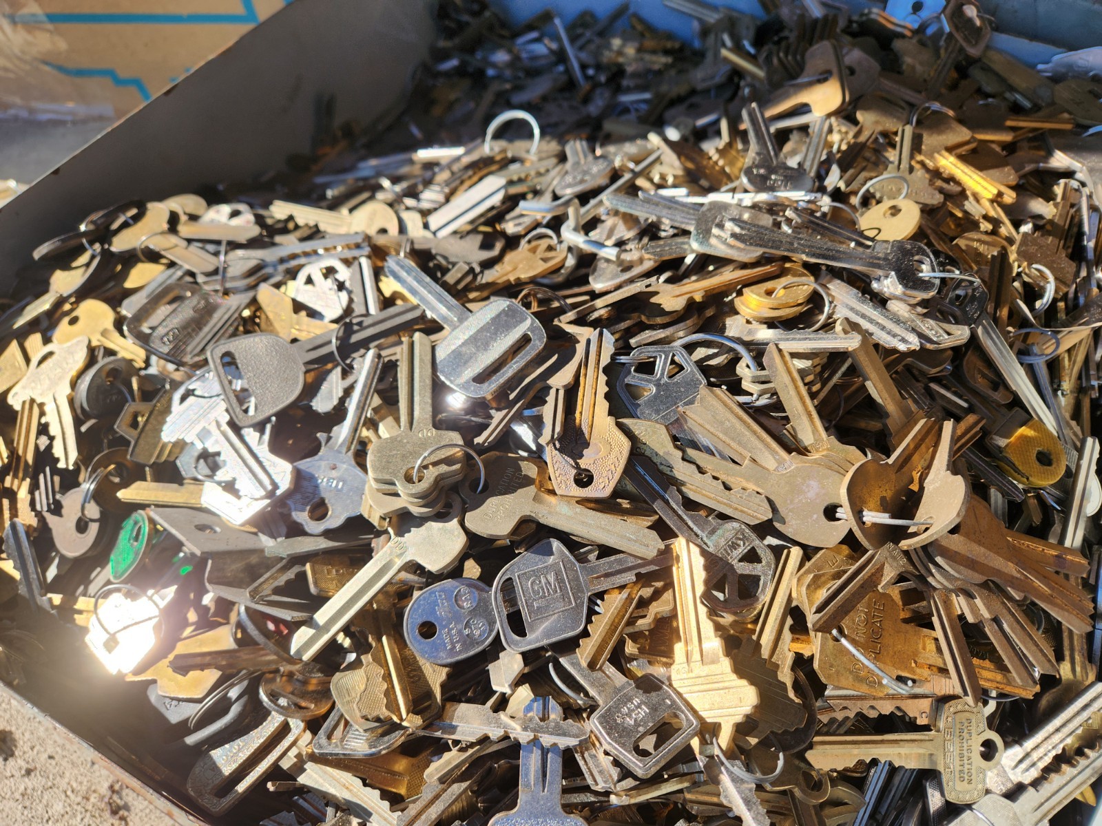 3lbs Bulk Key Lot Misc Old Keys Vintage Cut And Blank Curtis, ILCO, OEM Auto 222