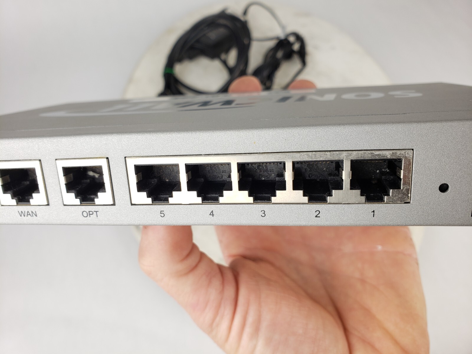 SonicWall TZ-180 Total Secure VPN Firewall Security Router Wireless & 12 Volt