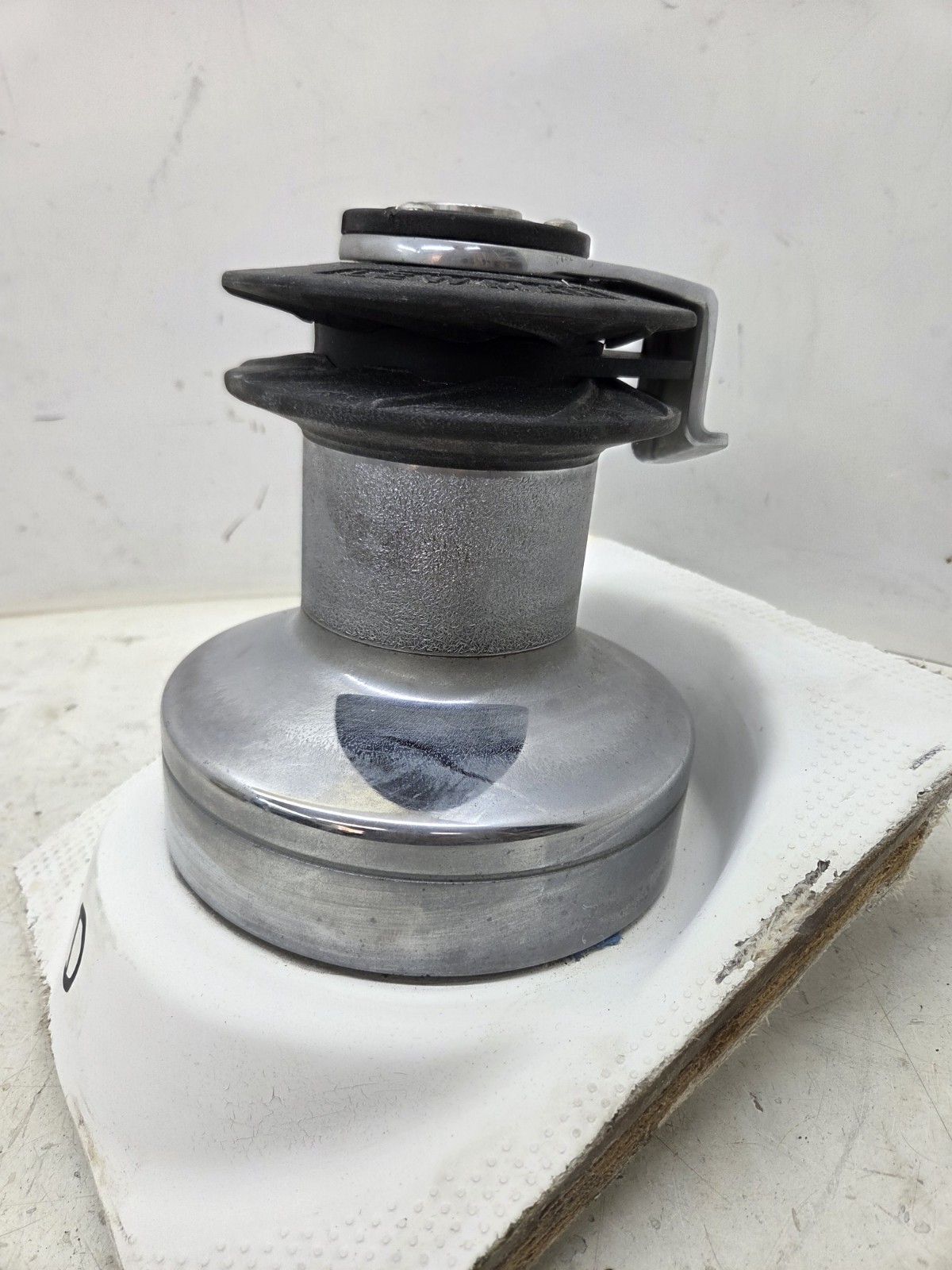 Lewmar 46 Wave Grip 46st Self Tailing Two Speed Sailing Winch  INV: D