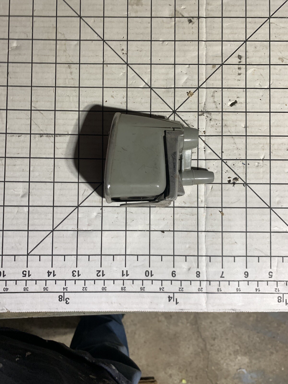VINTAGE Gray Grey SWINGLINE PENCIL SHARPENER B335