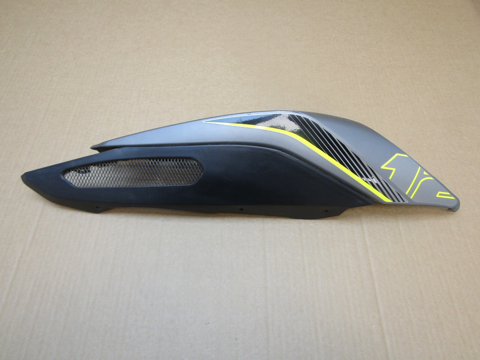 Benelli BN 125 2022 4,232 miles right tail fairing panel (11691)