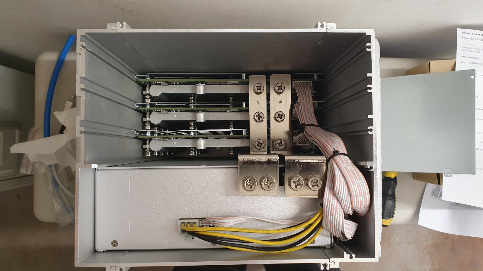 Antminer S21 Hydro 335Th