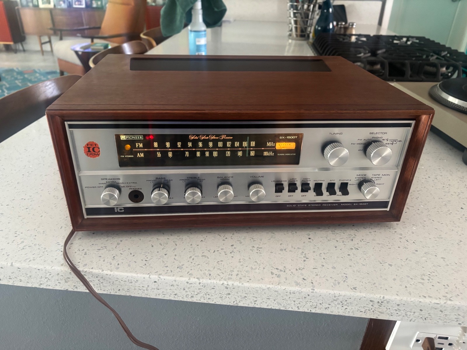 Vintage Pioneer SX-1500T, 55W AM/FM Stereo Receiver , Wood Case