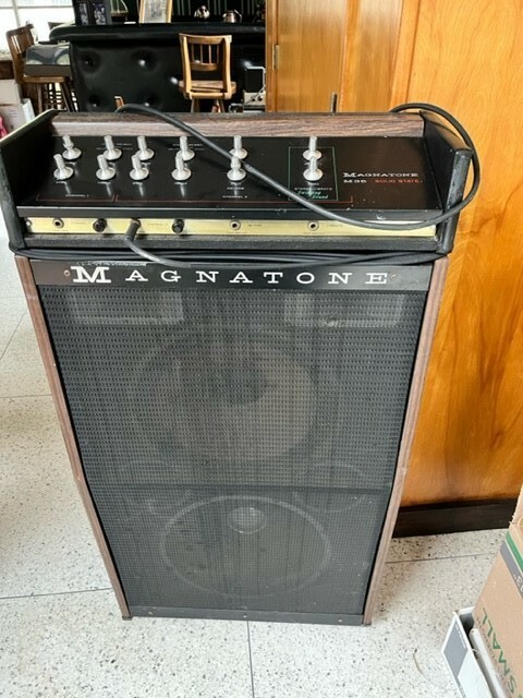 Magnatone M35 solid state amp 
