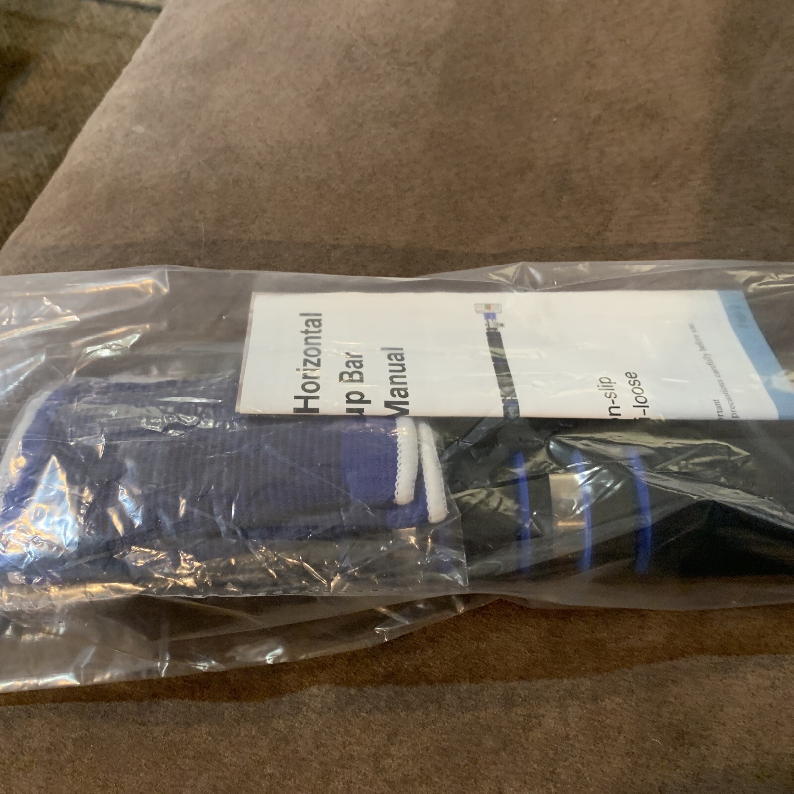 Hakeno Adjustable Pull Up Bar 28/32in New Open Box