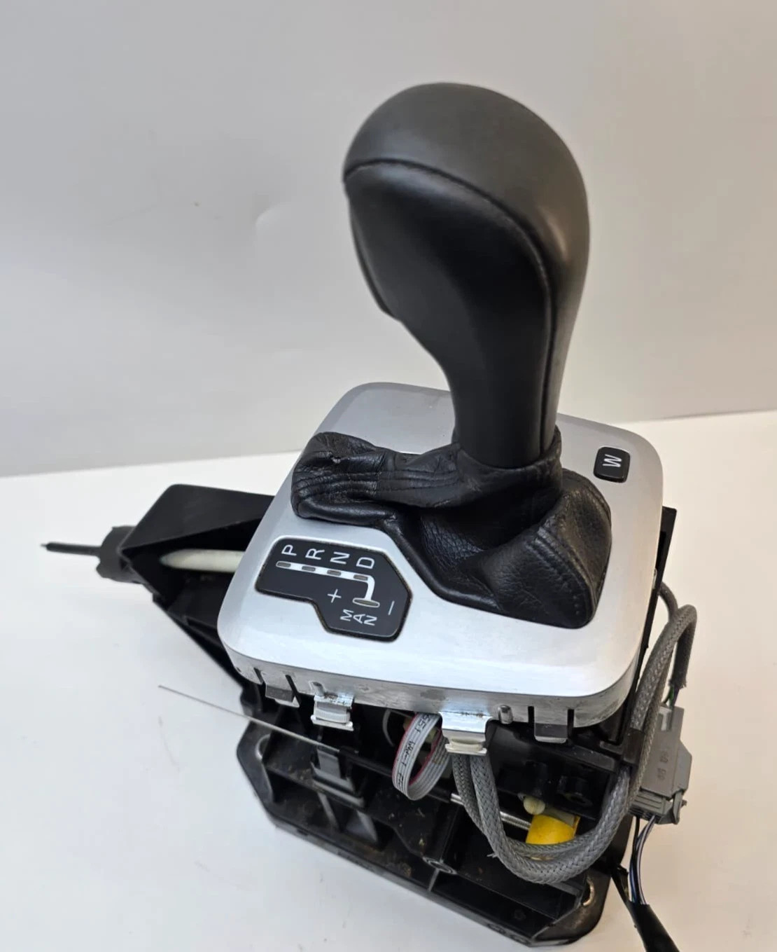2003-2014 Volvo XC90 Automatic Trans Floor Gear Shifter Assembly OEM
