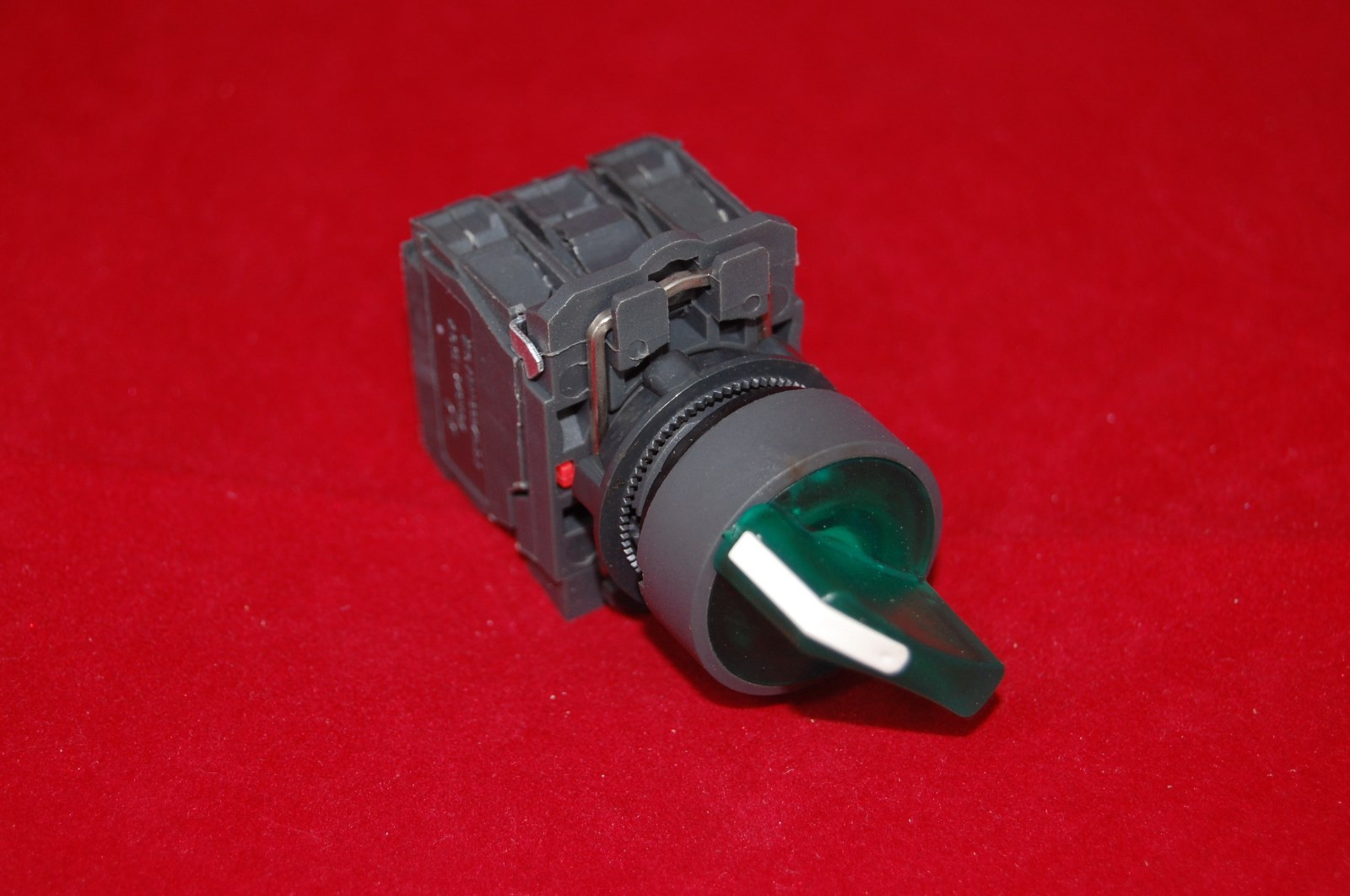 2PCS 22mm ILLUMINATED Selector switch 2 Position Fits XB5AK123G5 Green 110V LED