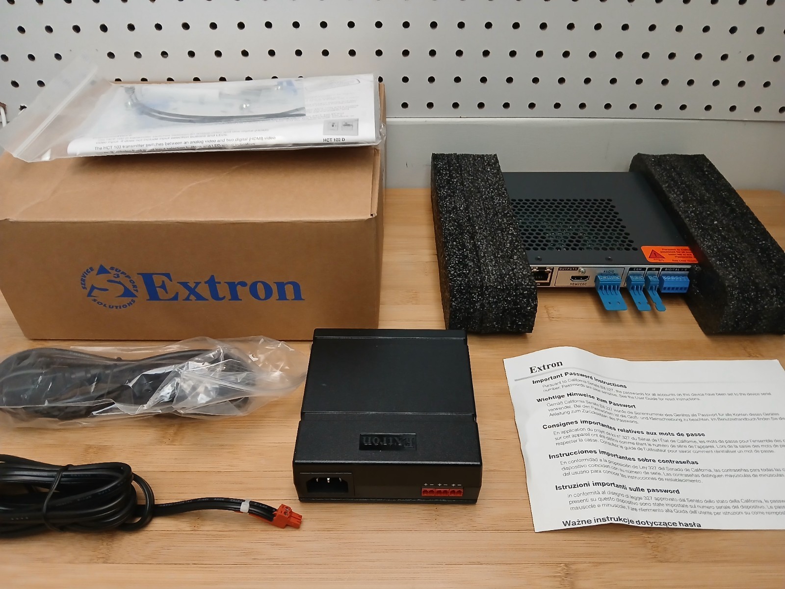 Extron HCR 102 Zoom 60-1713-13Z Ethernet To HDMI Video Receiver