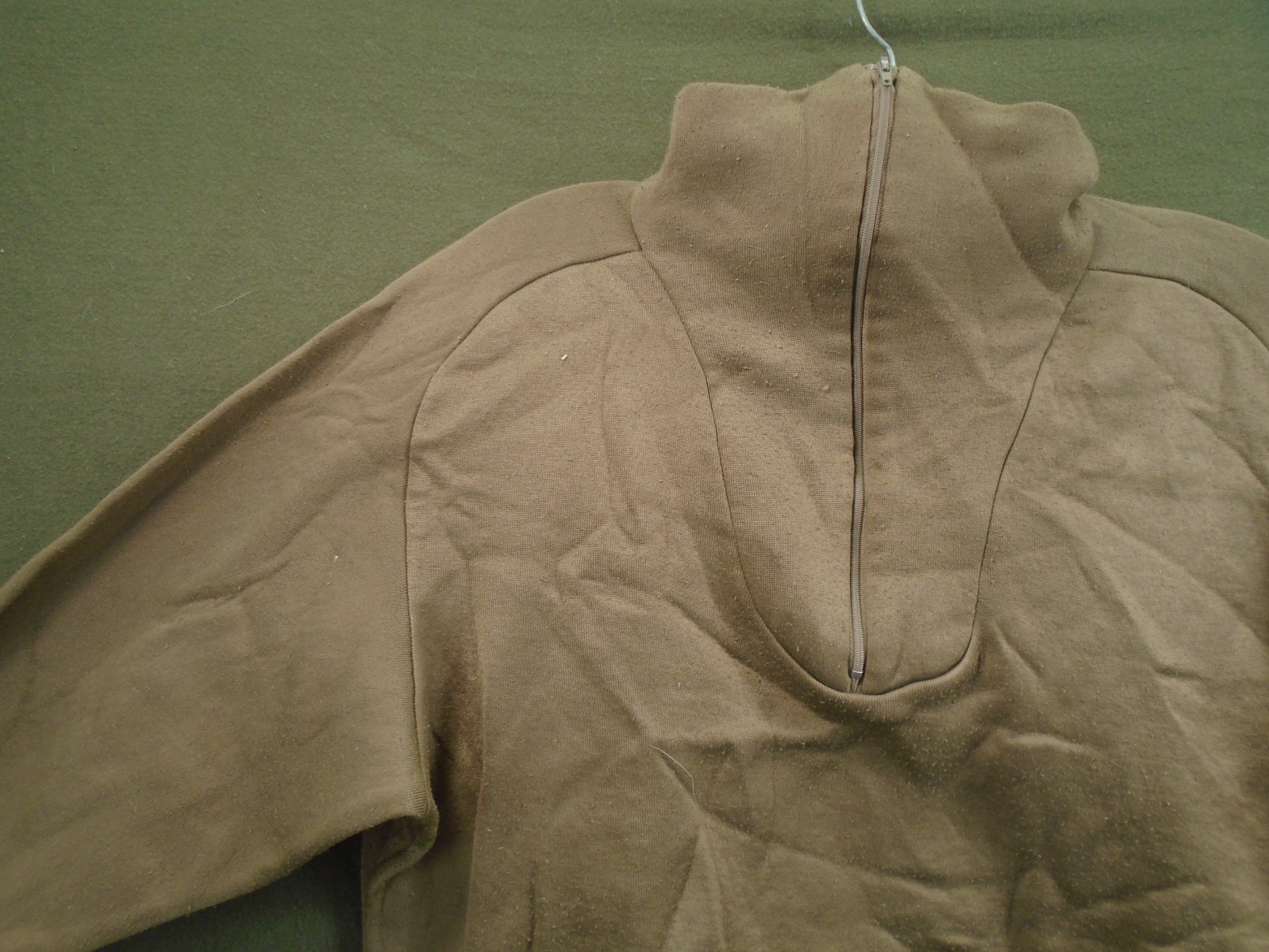 US Military Polypropylene Cold Weather Undershirt Polypro Size Medium 1997 295-C