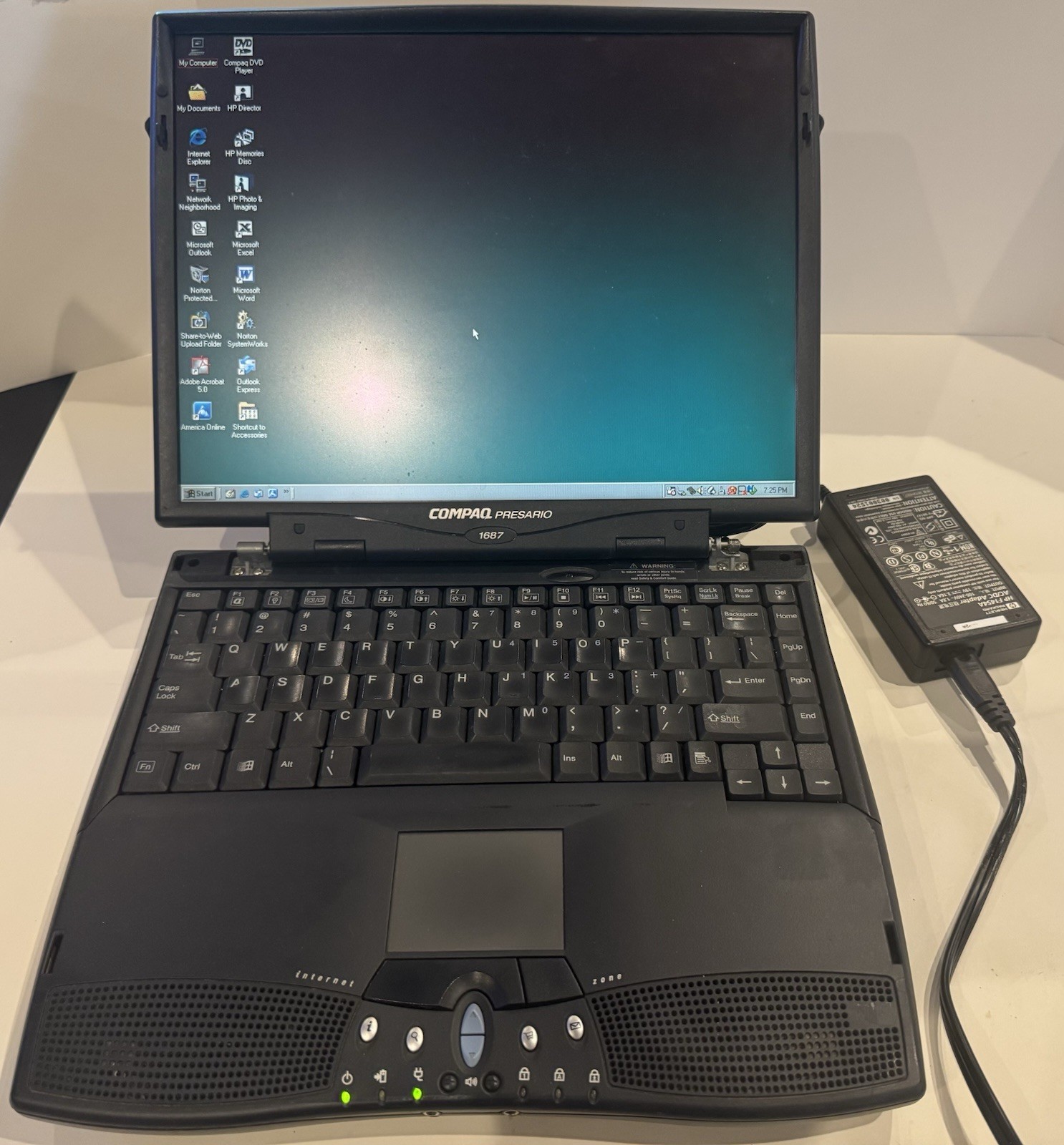 Compaq Presario 1687 Windows XP Laptop AMD K6-2 380MHz 64MB 6.4GB HDD Working