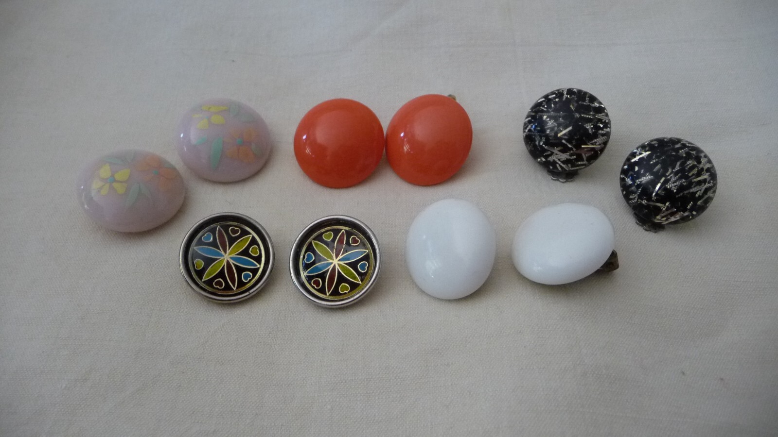 #1/1X  vtg  Costume CLIP ON EARRINGS  MIXED TO 5 Pairs OF BUTTON STYLE Earrings