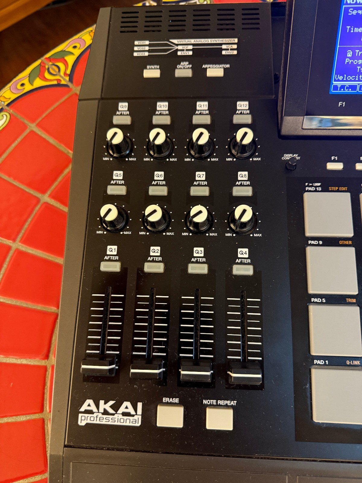 Akai MPC5000 - W/ DVD-CD Drive Excellent Condition!