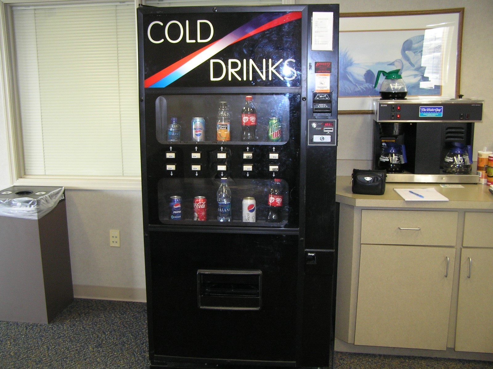 ROYAL VENDORS 650 LIVE DISPLAY SODA MACHINE - SELECTION BUTTON ASSEMBLY (Square)