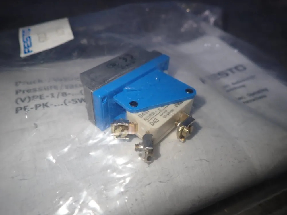 FESTO PRESSURE/VACUUM SWITCH D431
