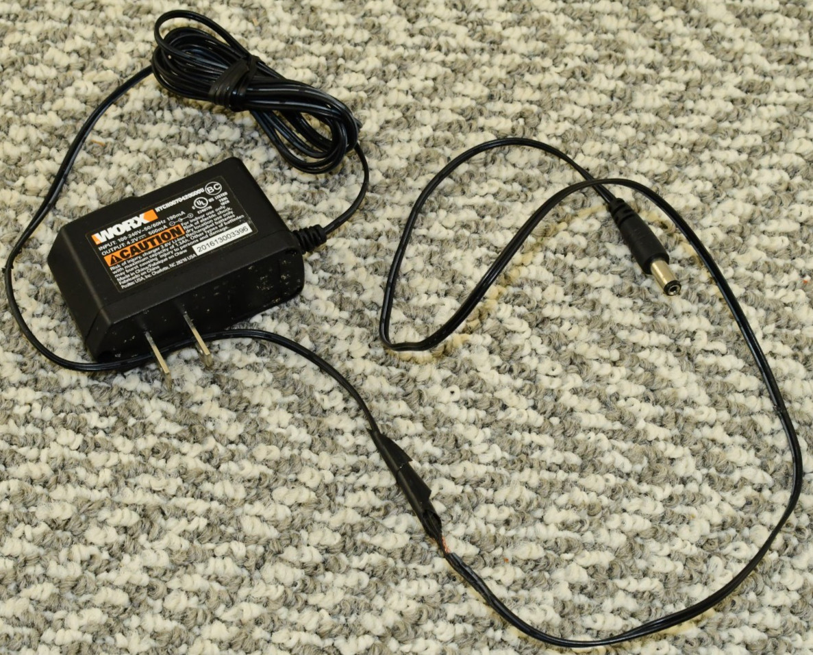 (FOR REPAIR) - Worx  AC/DC Adapter Zip Snip WX081L ZipSnip 4.2V HYCH0070420500U