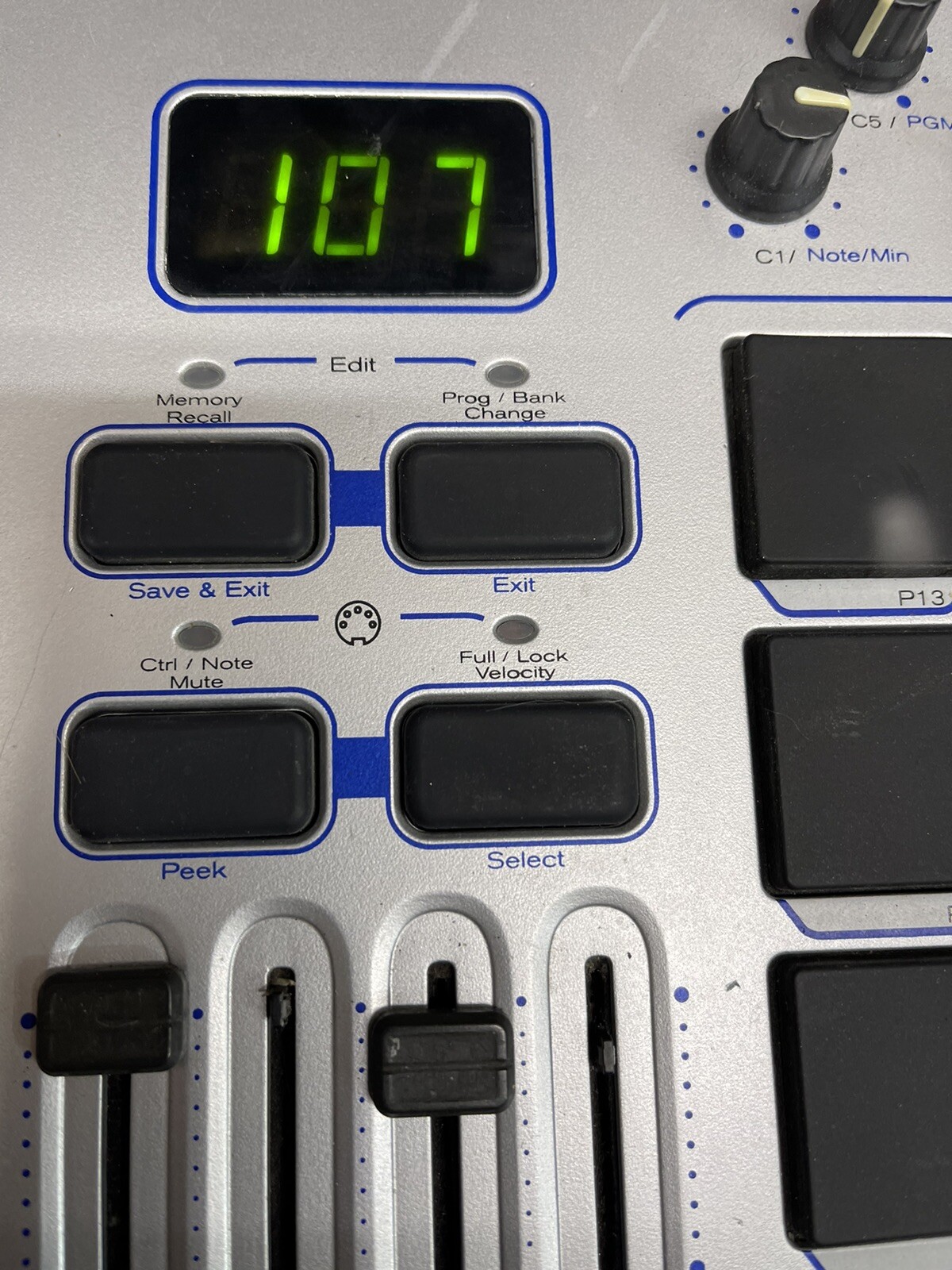 M-Audio Trigger Finger MIDI Controller with Pads -tested Working *Read - As Is*