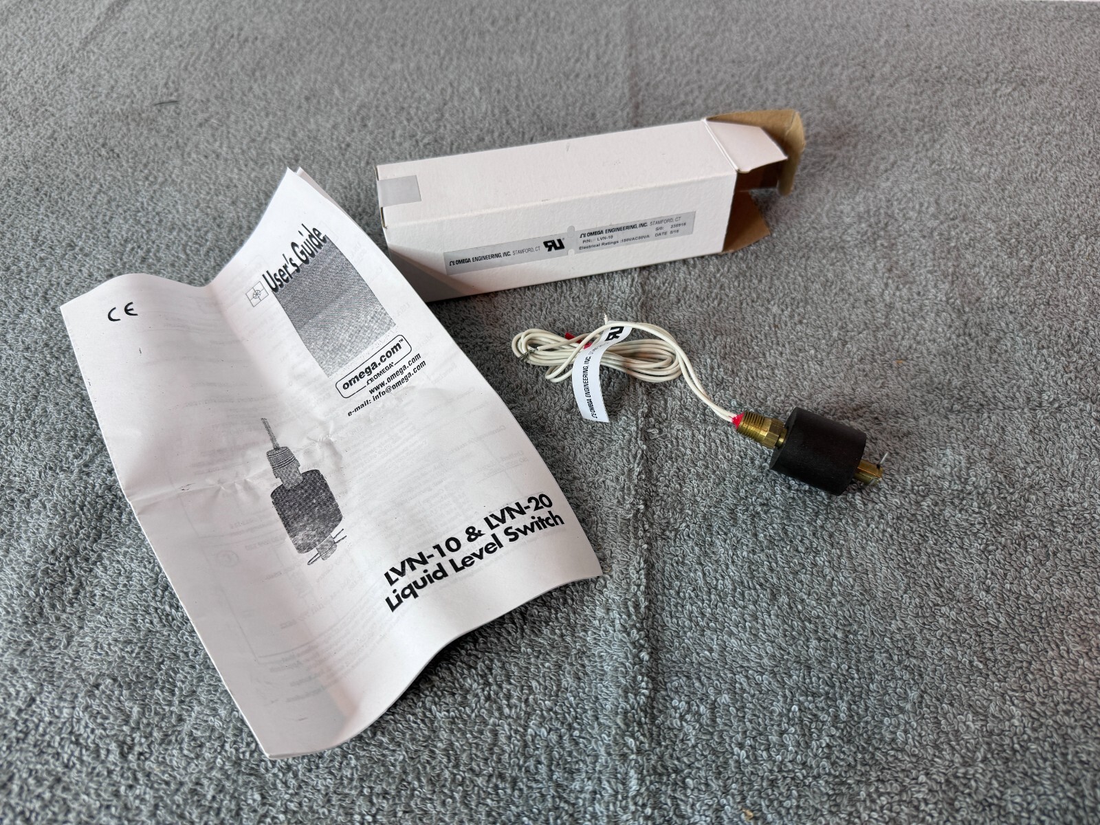 NEW - OMEGA Engineering LVN-10 Liquid Level Switch, Vertical Mount 1/8" 160PSI