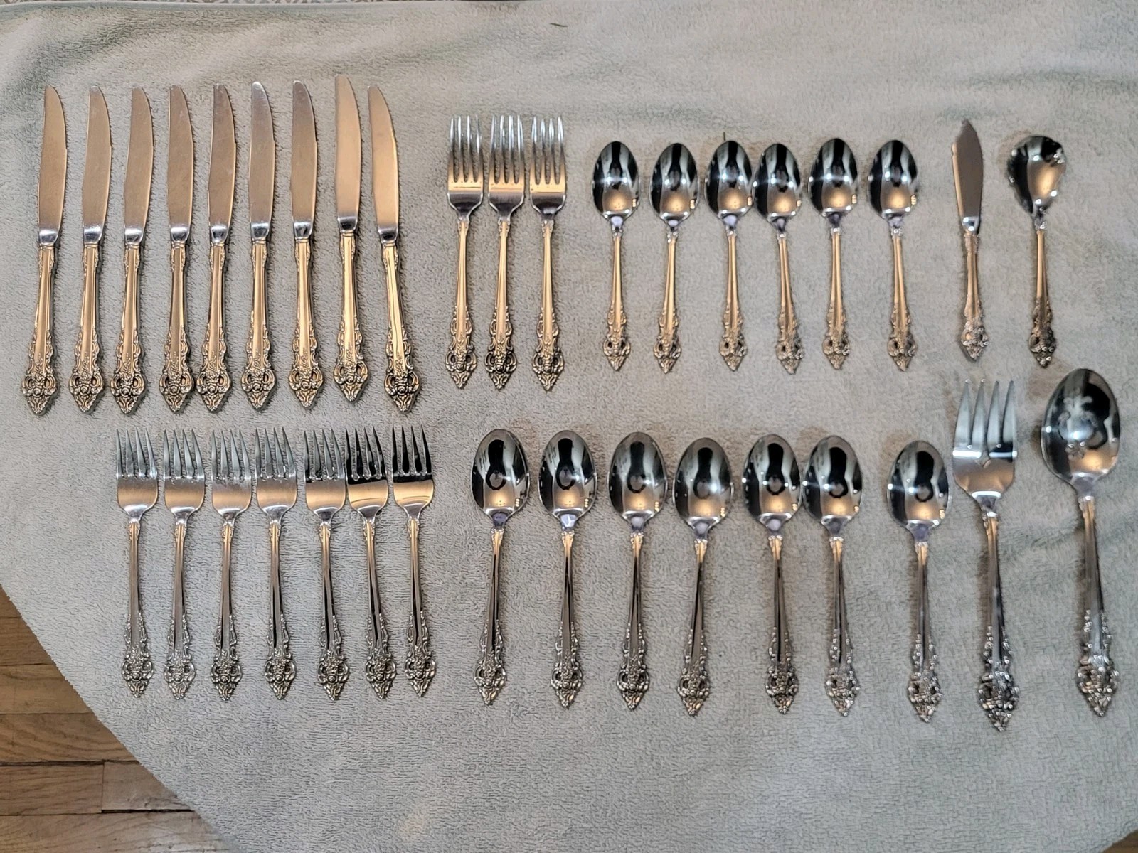 Community Oneida Artistry Stainless Flatware 36 Pieces