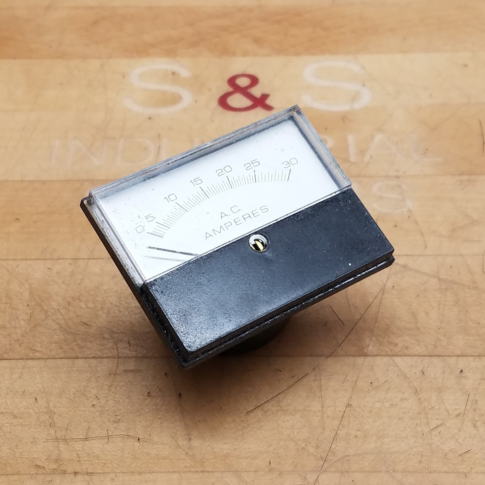 Hoyt 3126 0-30AC Amps Ammeter, 2.5" - USED
