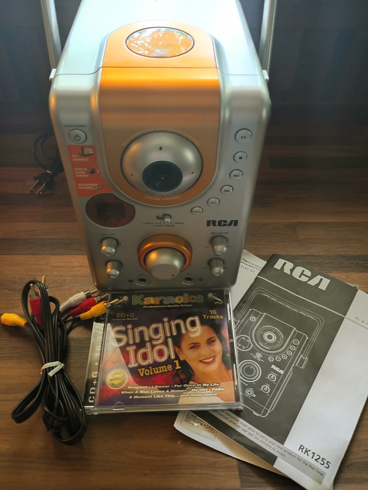 RCA RK1255 Portable CD+G Karaoke System  CD Playback AV Cables & Instructions