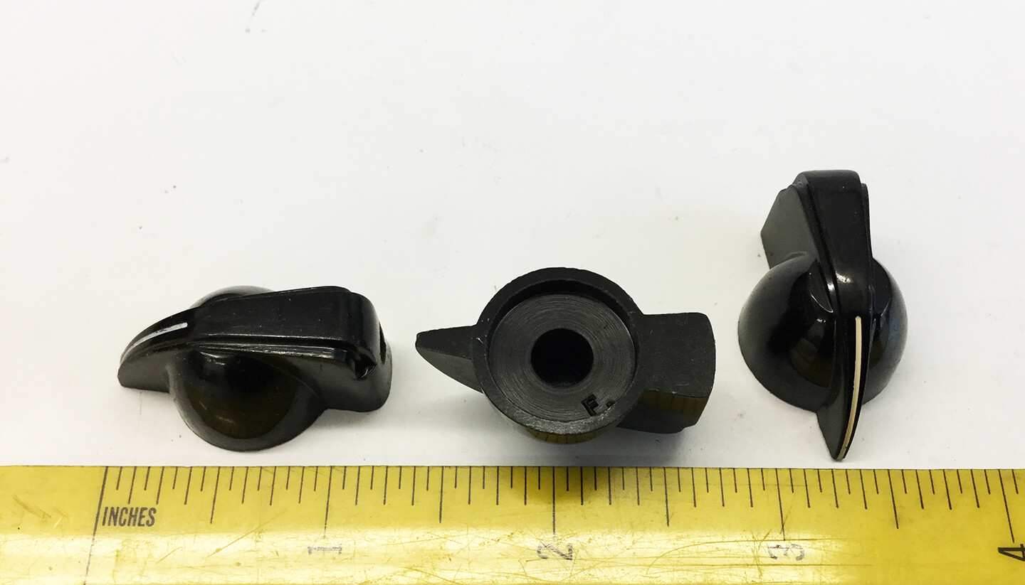 2 – NOS 1960s Fender Chicken-head knobs