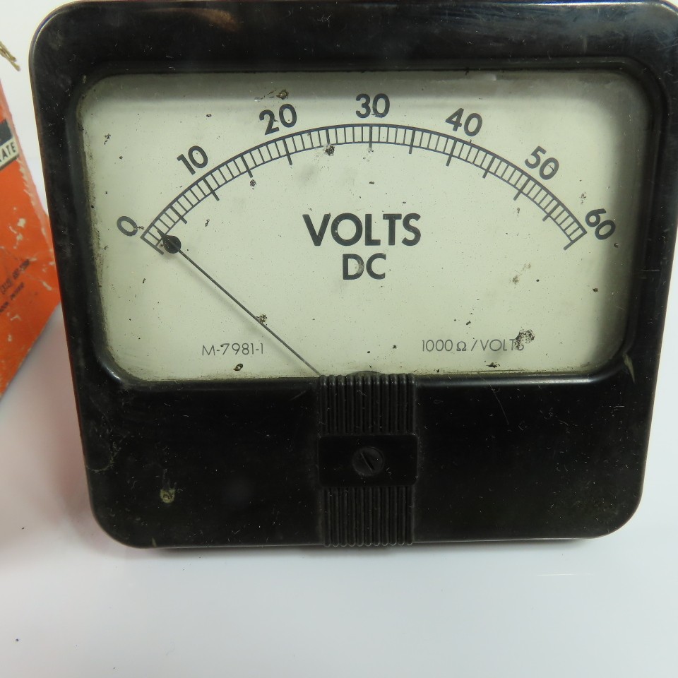 Simpson Model 29 Analog DC Voltmeter 0-60V Panel Meter