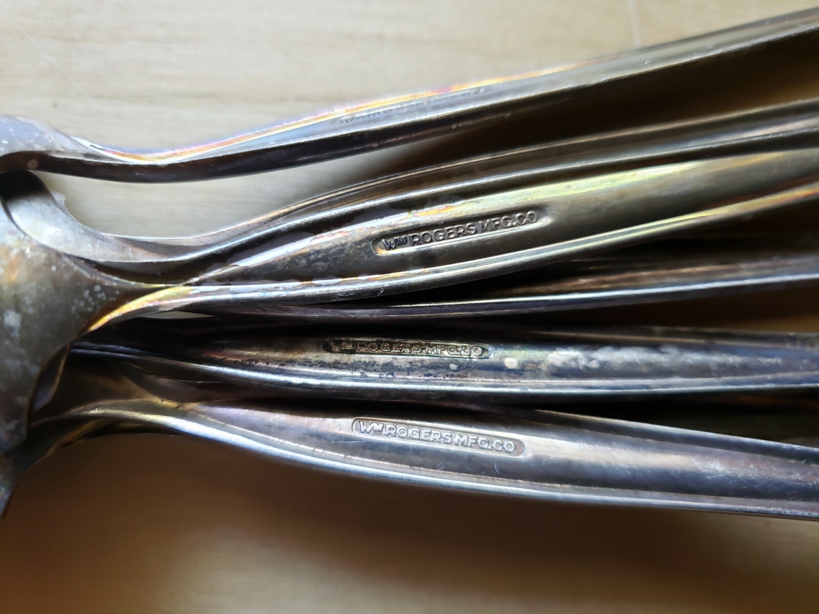 6 Vintage Collectible ANTIQUE SPOONS 6", Wm ROGERS MFG CO SILVER PLATE