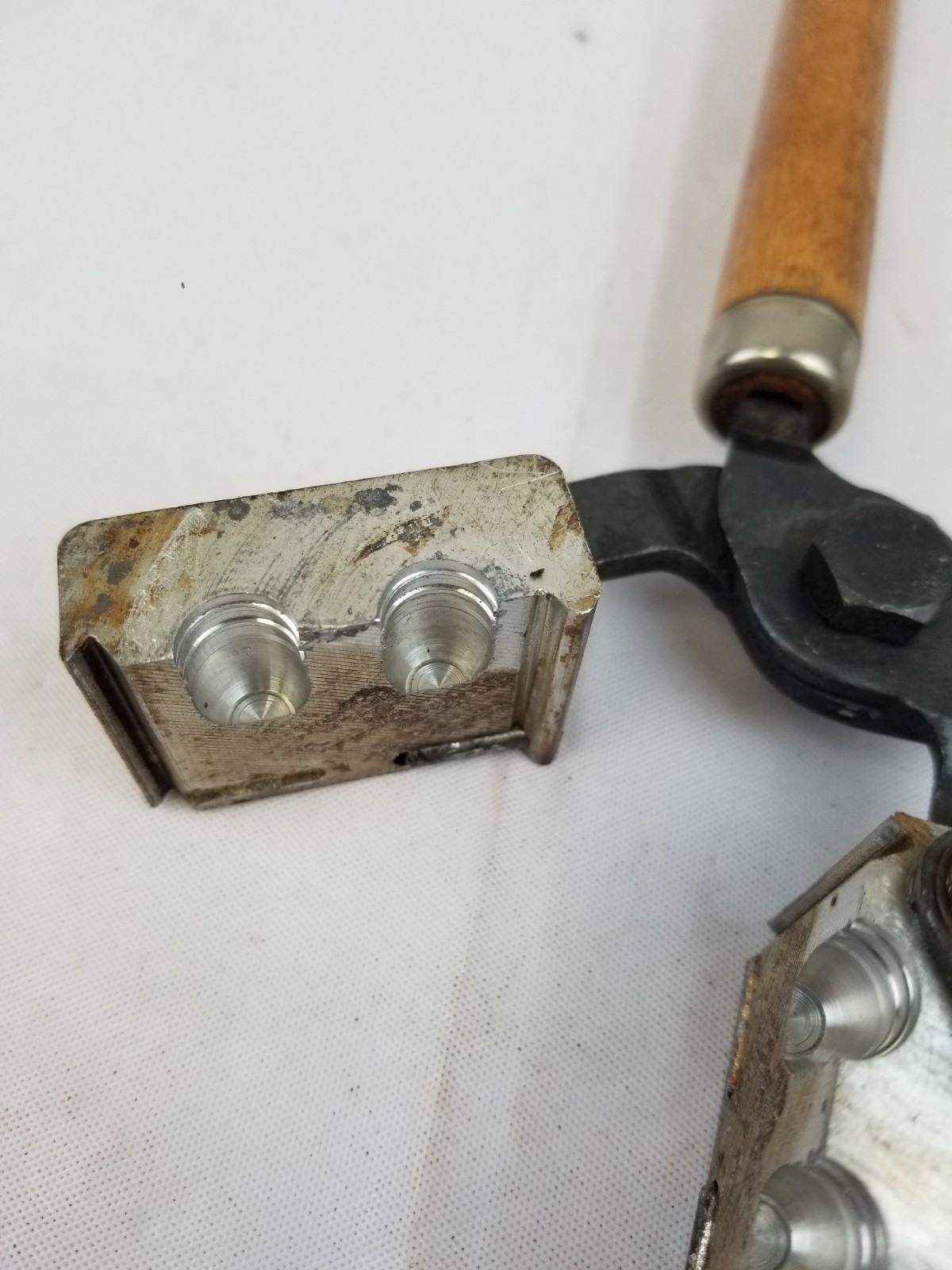 LEE Double Cavity Bullet Mold 90285 Mold With Handles