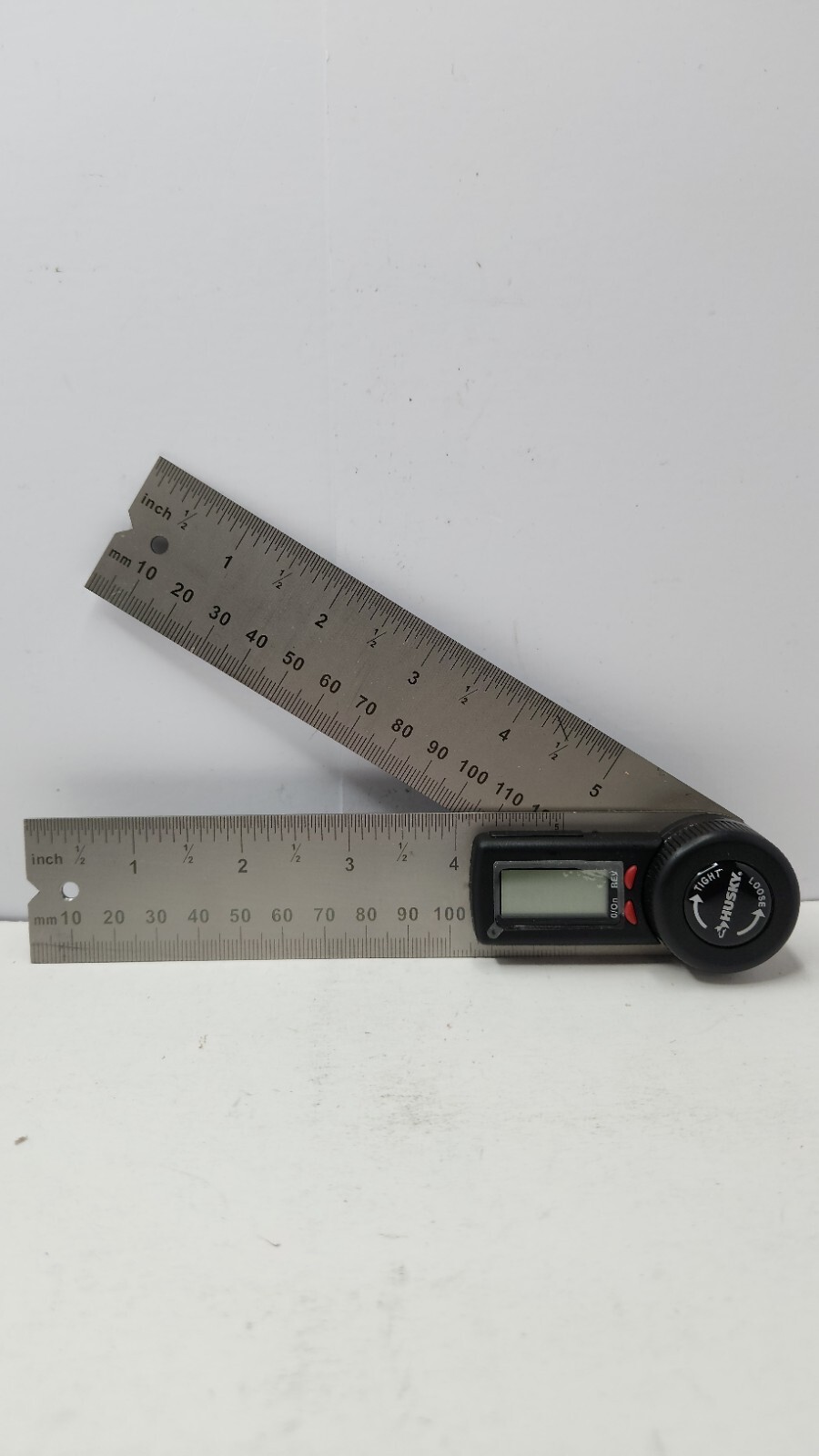 HUSKY DIGITAL 5" METAL ANGLE FINDER 822H