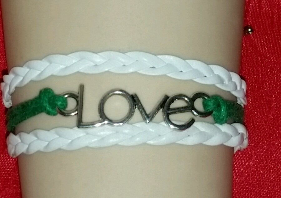 LOVE GREEN & WHITE ADJUSTABLE LEATHER BRACELET -FAMILY - 6 1/2"-8 1/2"- #312