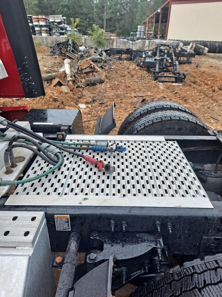 Replaces 2019 PETERBILT 579 DECK CATWALK ,  GA
