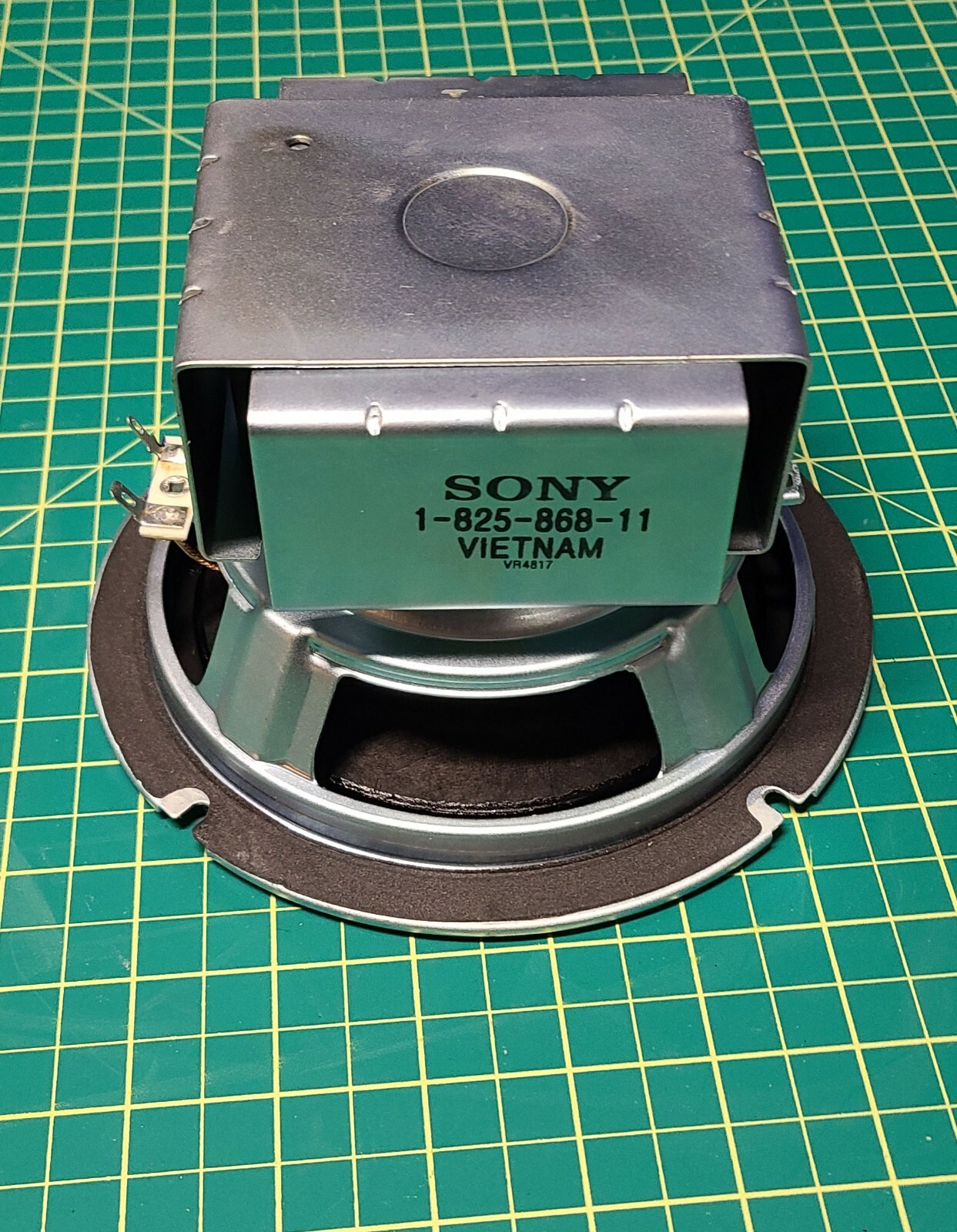 SONY woofer speaker  1-825-868-11 6.5" 80W 4 ohm