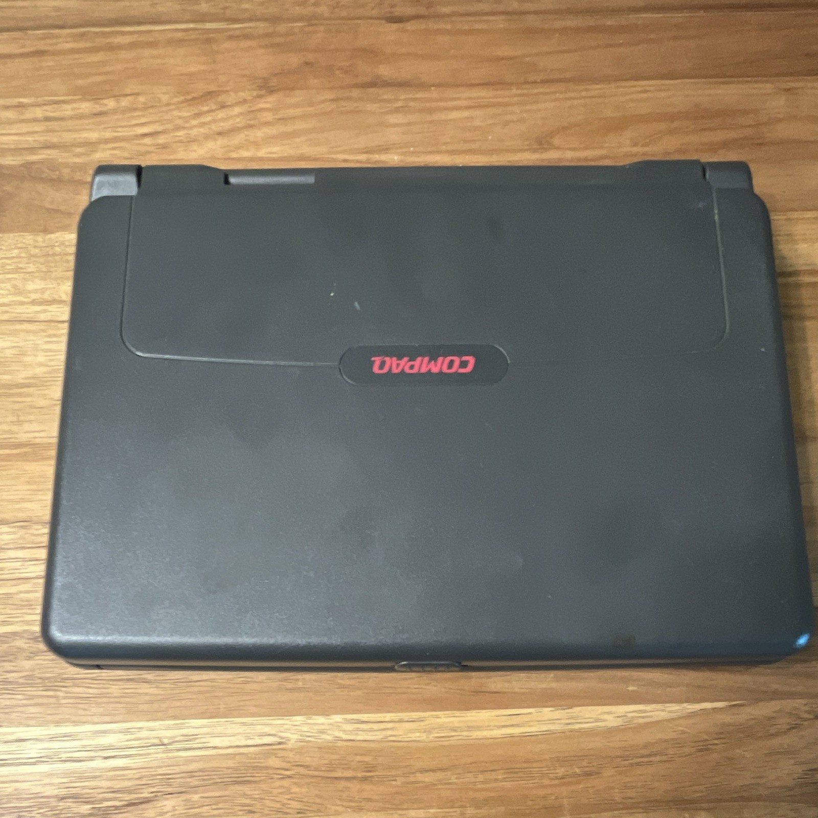 Compaq Contura Aero 4/33c Vintage Laptop Computer PC