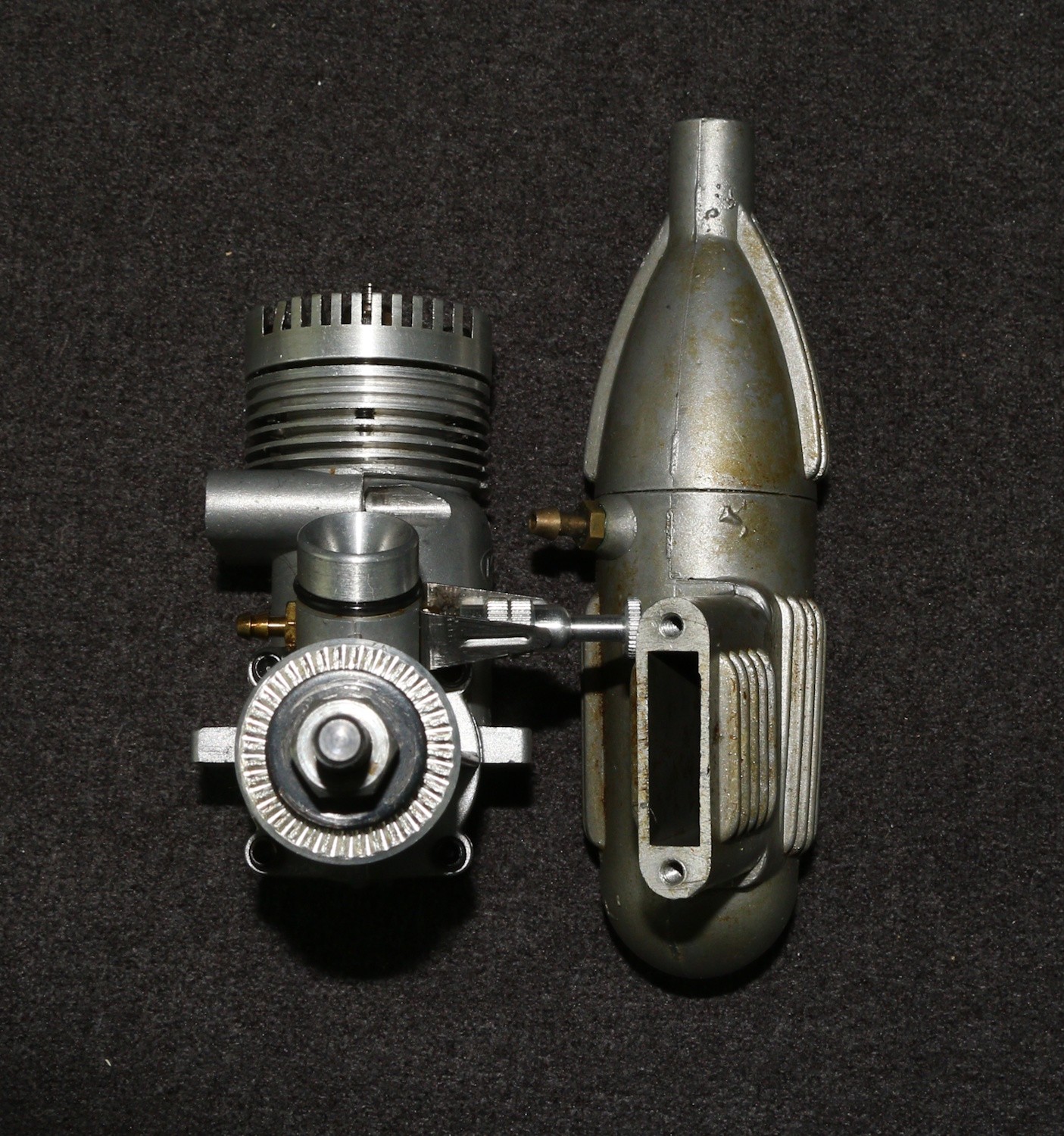 CL Model Airplane Engine K&B 40 No. 4050 +Muffler Aero Bxd