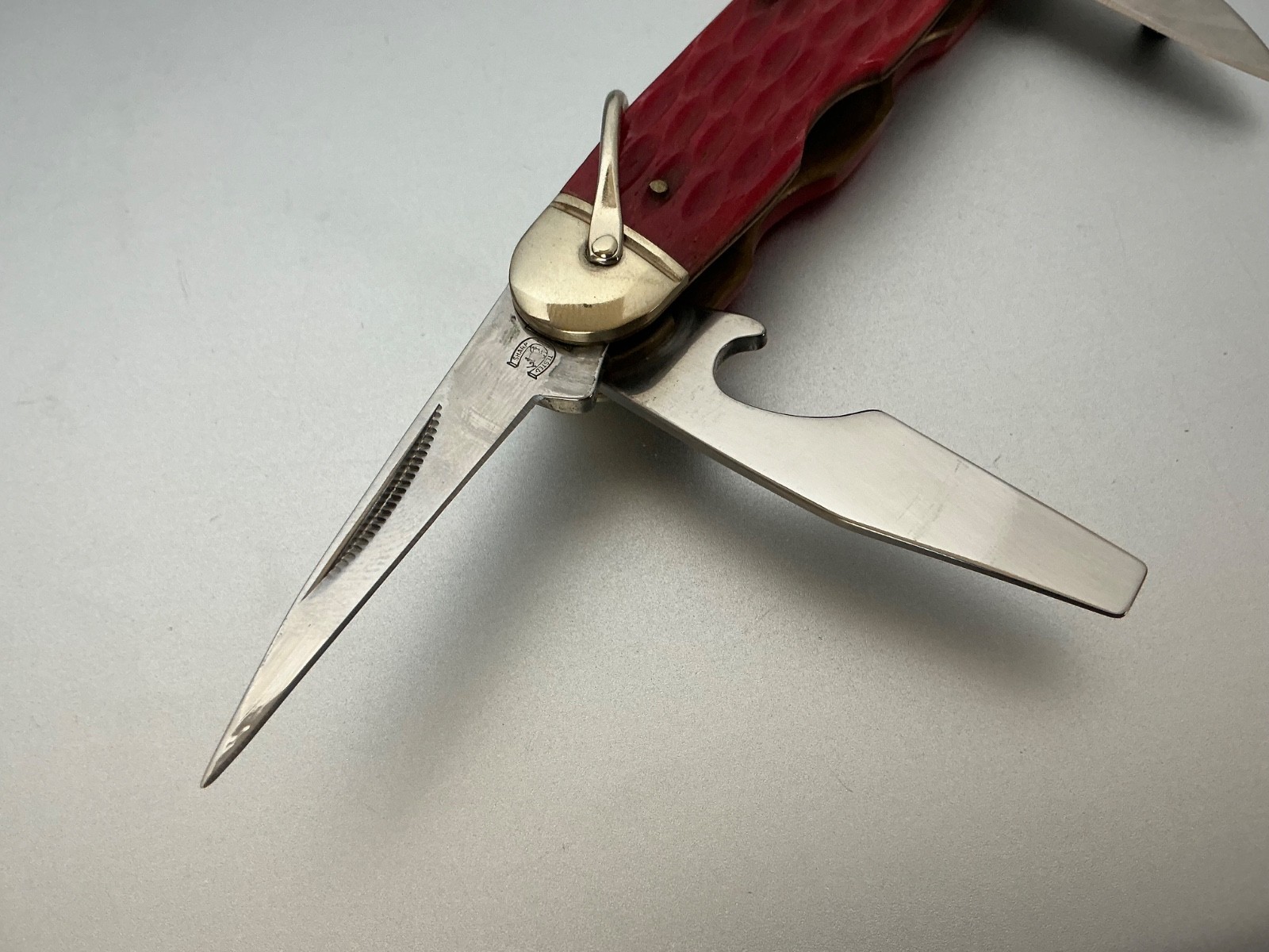 Rough Rider Camp/Scout Pockeknife Red Jig Bone RR573