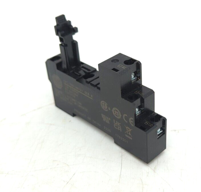 Allen Bradley 700-HN121 5-blade socket used w/1-pole HK relay New