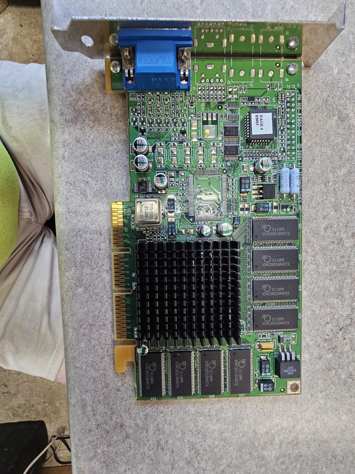 ATI 109-83800-00 1028380300 Rage 6 83803 Radeon R6 SDR64MB Graphics Card